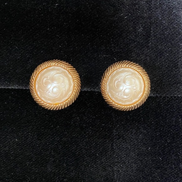 Givenchy button earrings - Picture 2 of 3